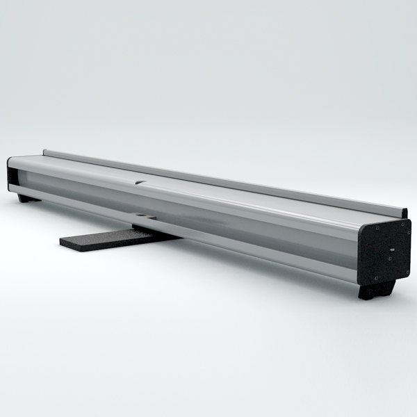 Seitenansicht der grauen Kassette des Roll-Up-Systems mit Standfüßen